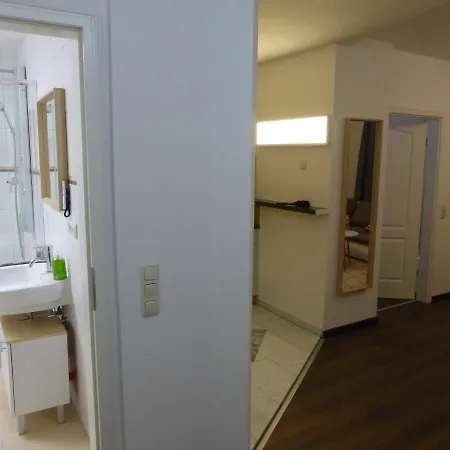 Ferienwohnung Goethe: Zentrale 2-Zimmer-Oase mit WLAN & Parkplatz Jena Exterior photo